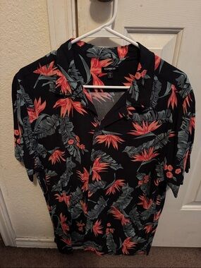 Express Men’s Black Floral Button-Down Shirt Size M